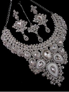 Stonestudded Jewelry Set